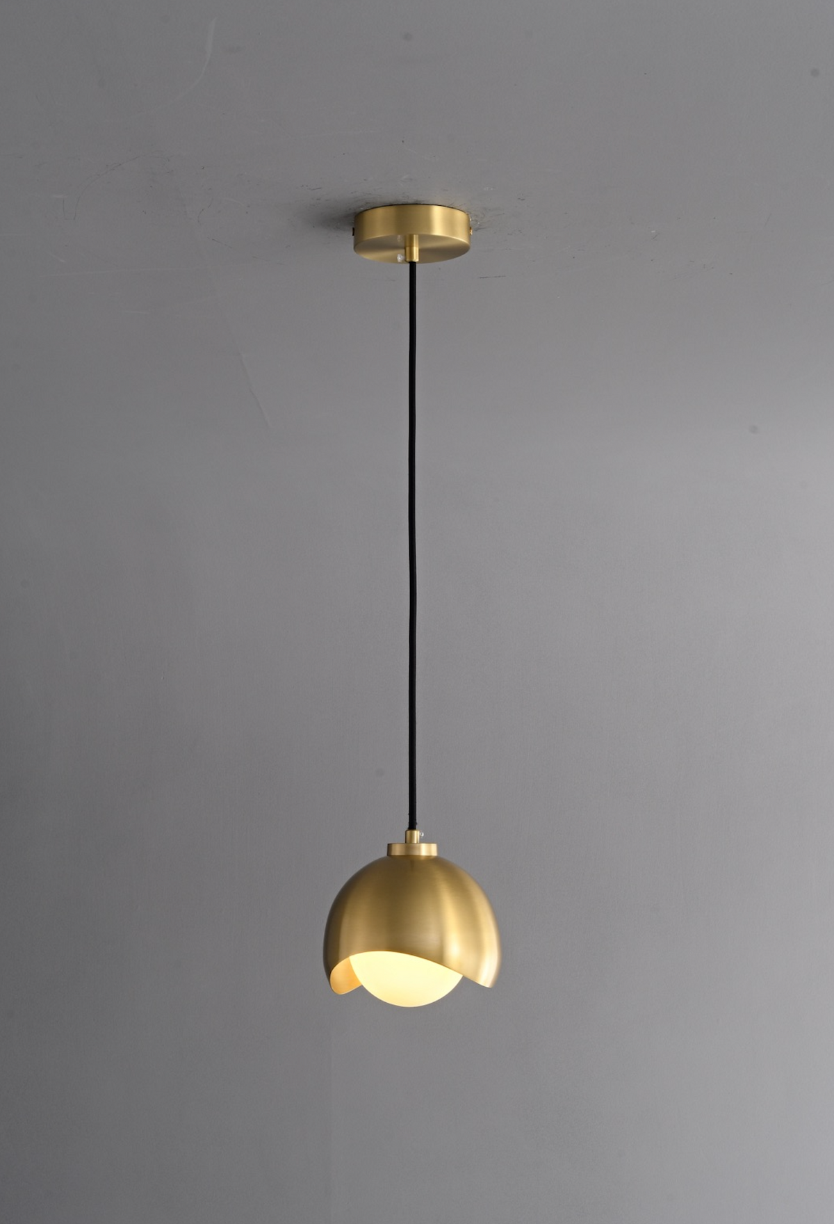 Zensori Brass Bloom Mini Pendant