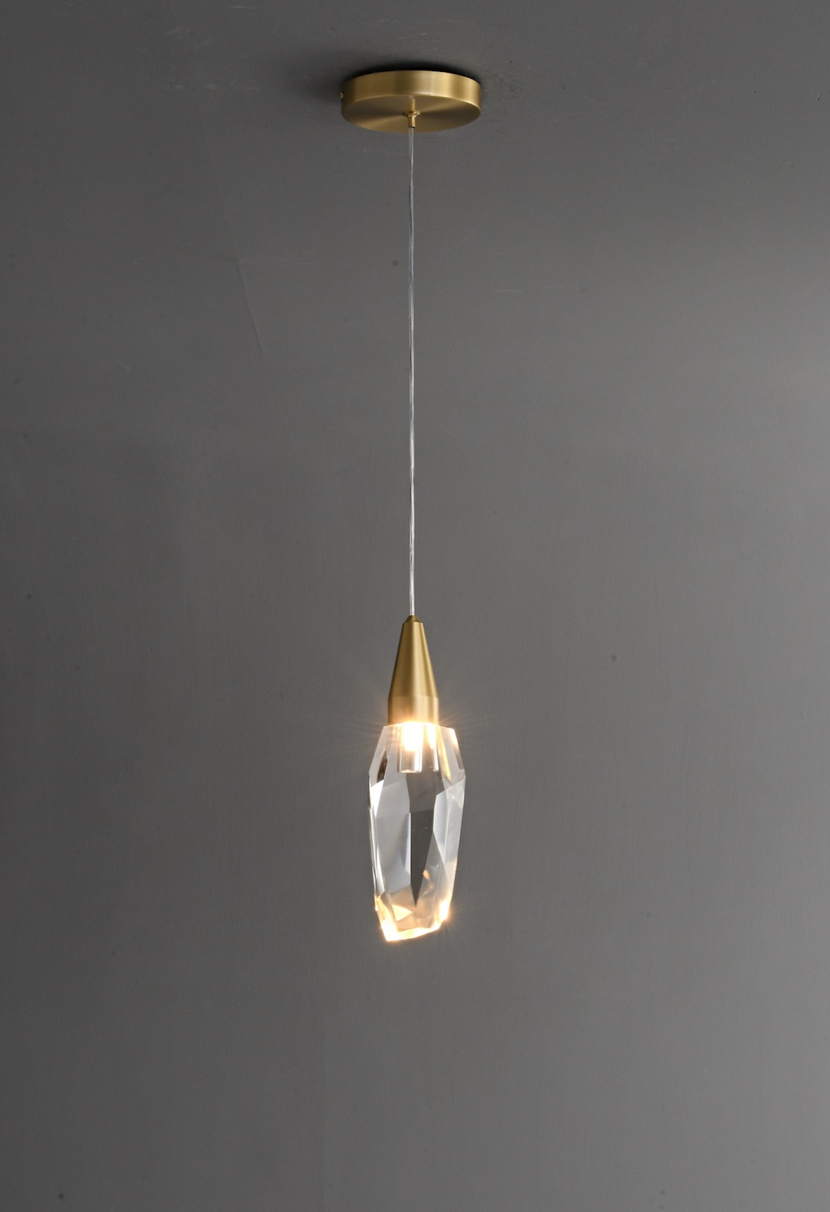 Zensori Diamond Shard Pendant Lamp