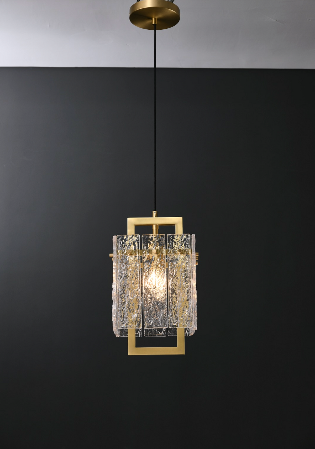 Zensori Glistening Core Lantern Pendant