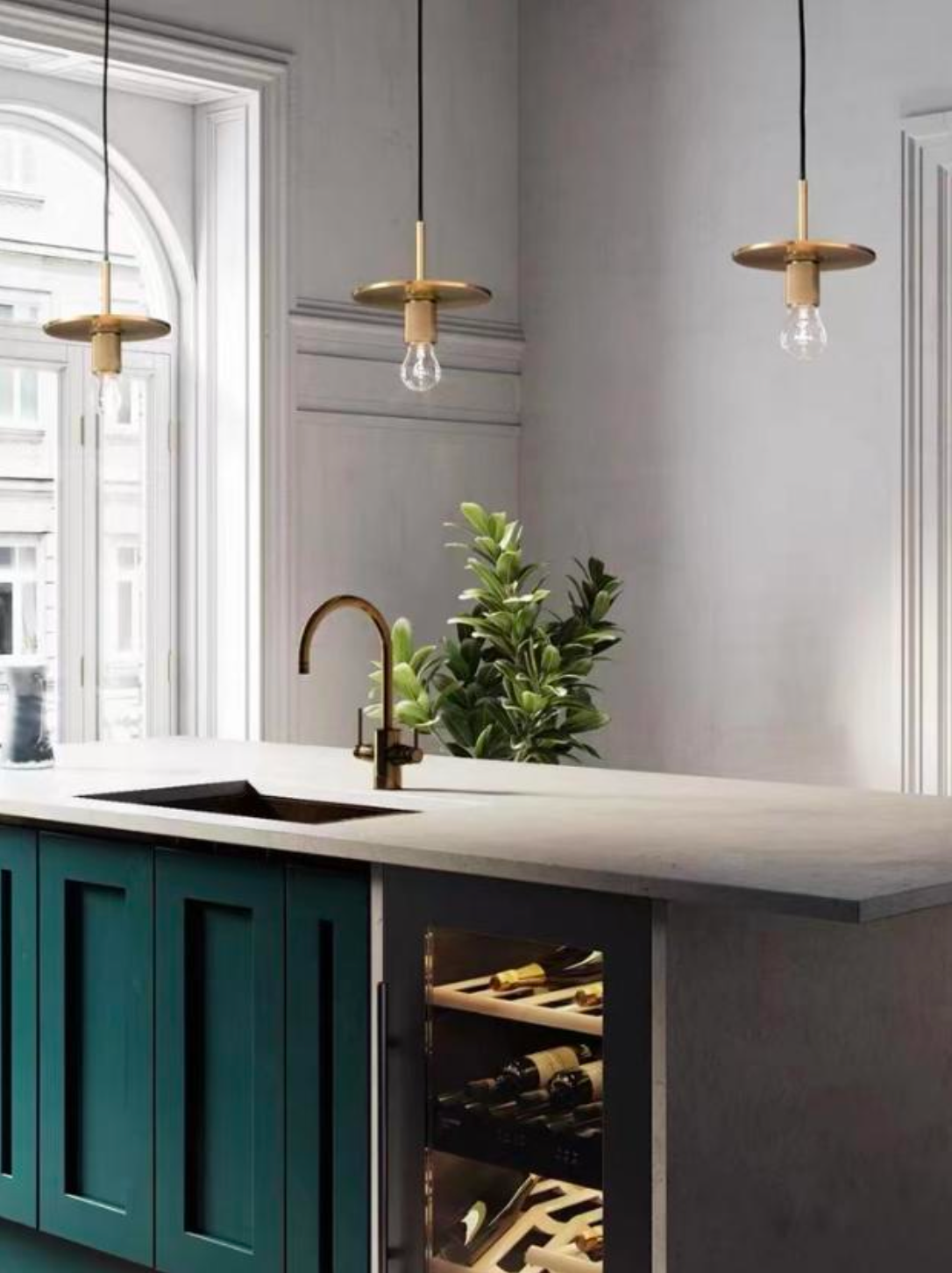 Zensori Knurled Brass Disc Pendant Lamp