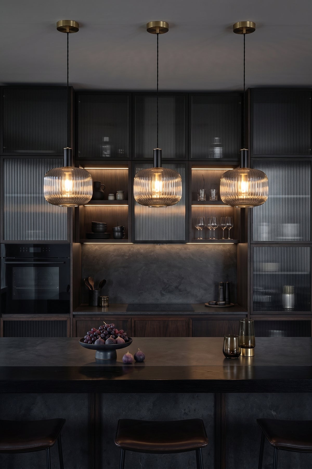 Zensori Noir Fluted Glass Pendant
