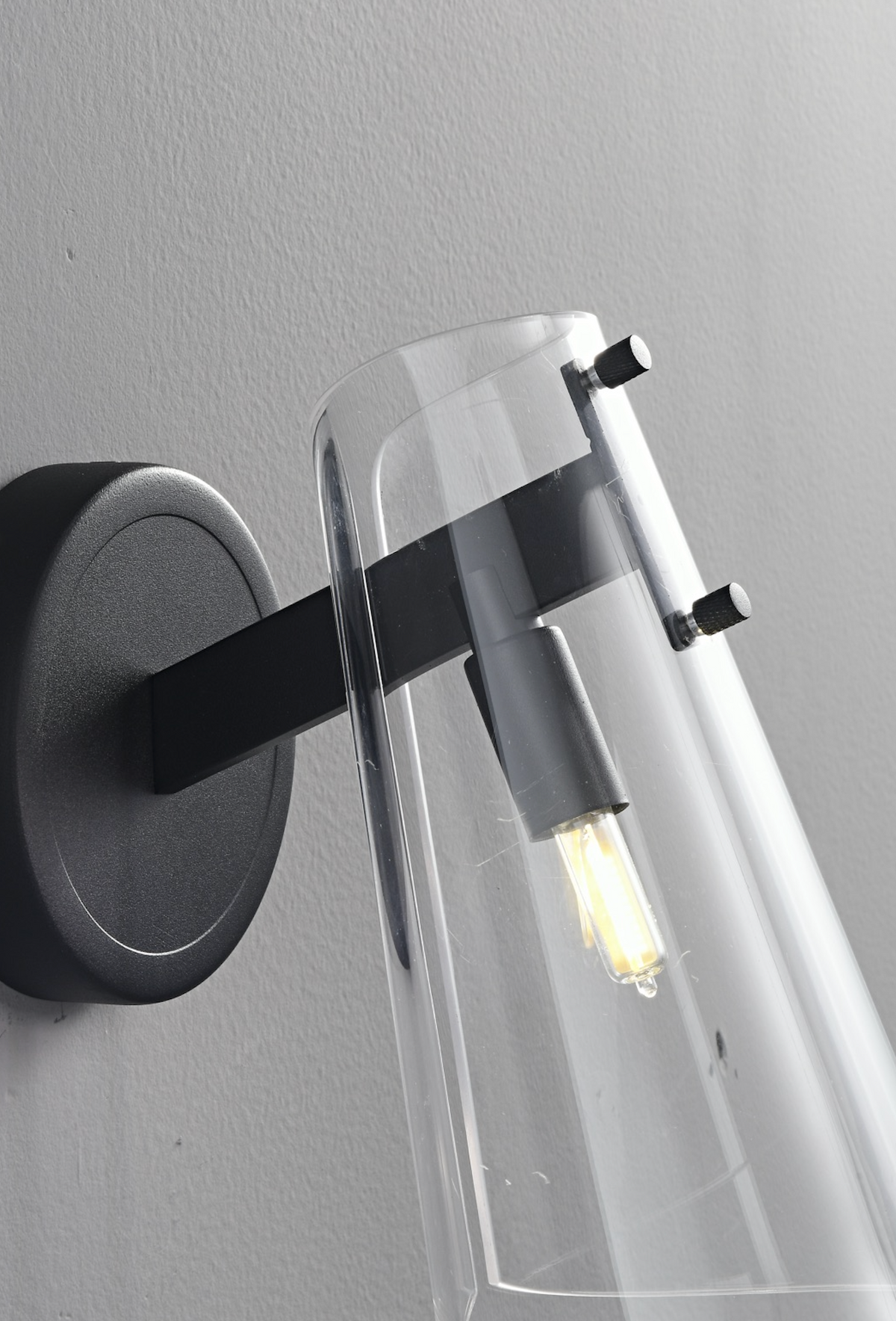 Zensori Onyx Conical Wall Lamp